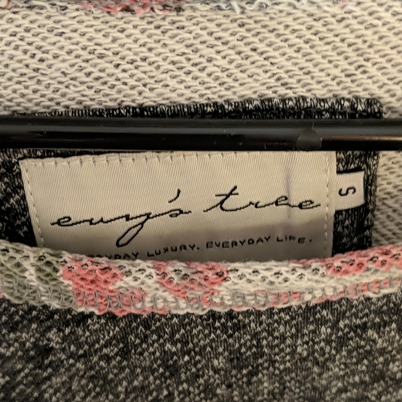 Evy's Tree Harmony - Picture 3 of 5